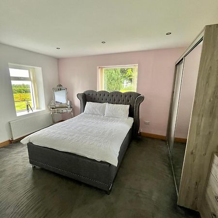 Unique Countryside Stay Dundrod Exteriör bild